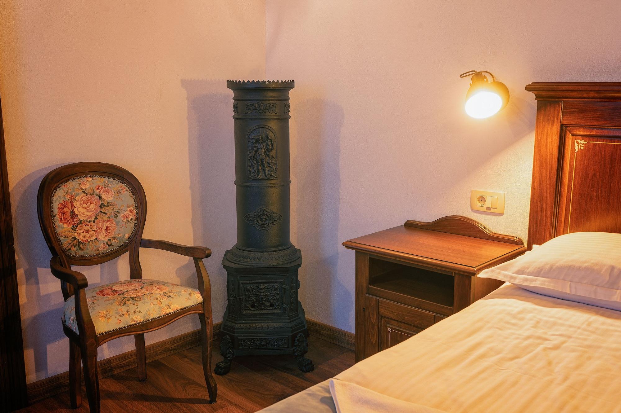 Boutique Casa Chitic -hotel And Restaurant Str Johann Gott Nr7 Hotel Brasov