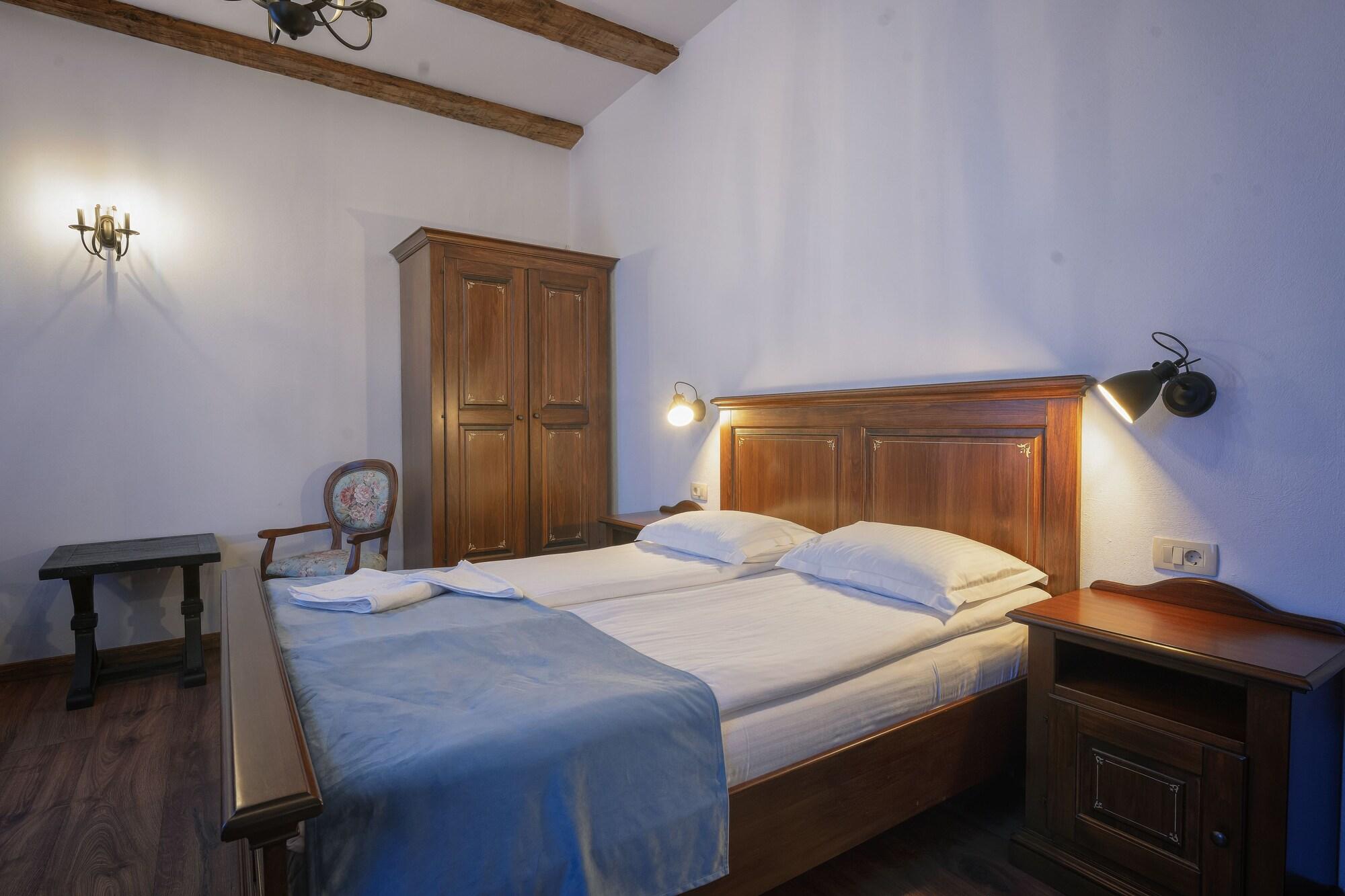 Boutique Casa Chitic -hotel And Restaurant Str Johann Gott Nr7 3* Brasov