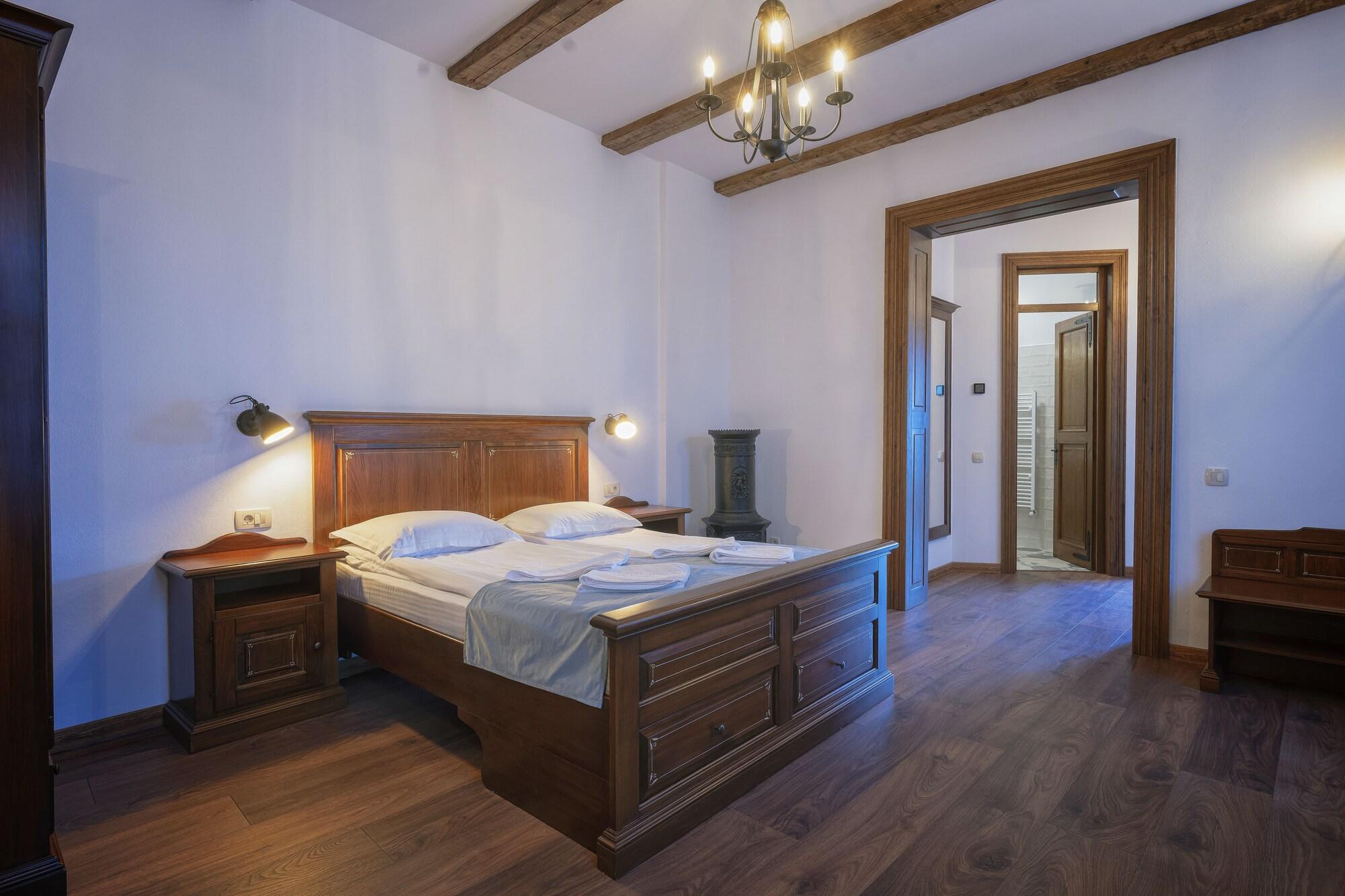 Boutique Casa Chitic -hotel And Restaurant Str Johann Gott Nr7 Brasov