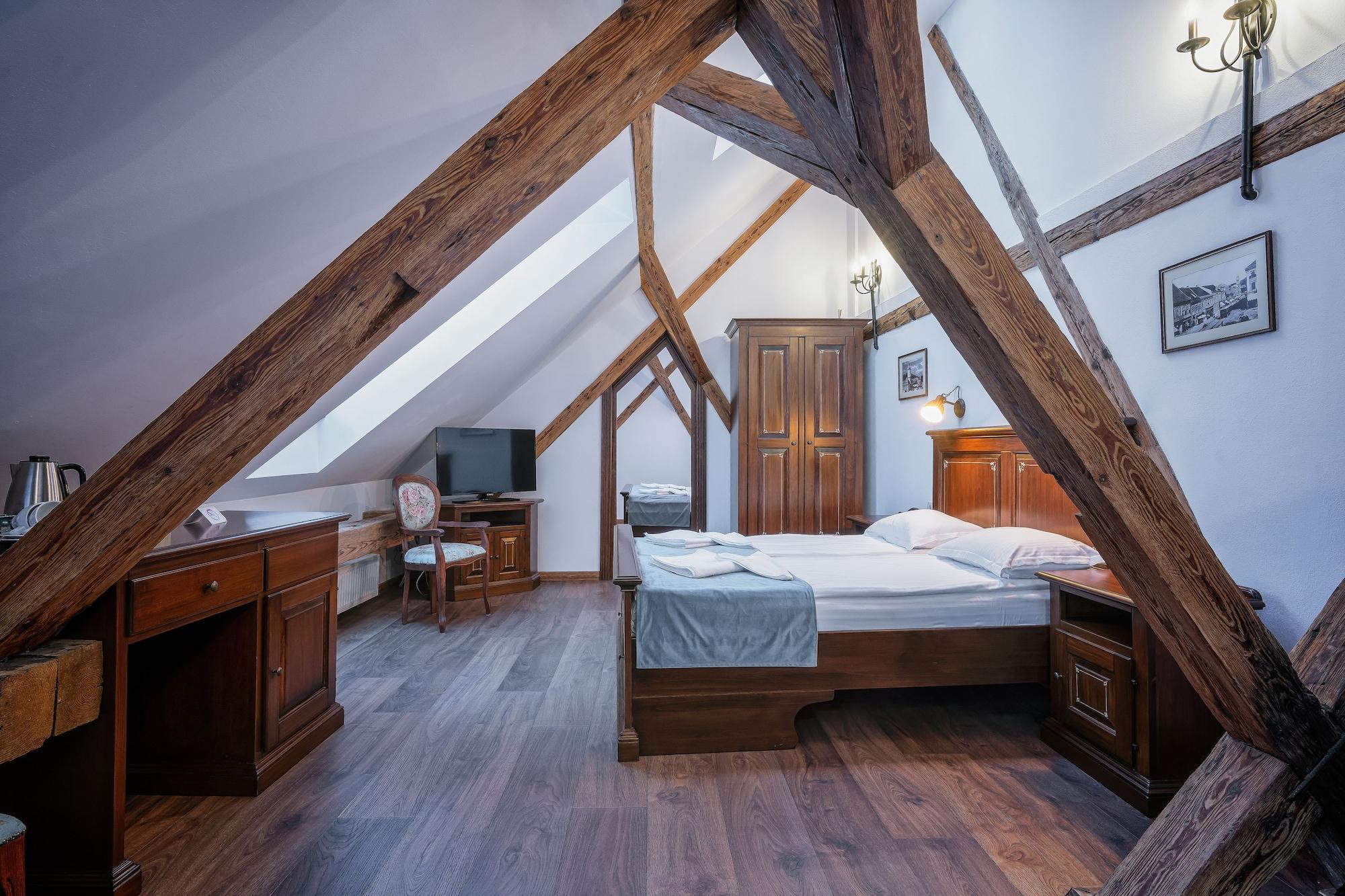Boutique Casa Chitic -hotel And Restaurant Str Johann Gott Nr7 Hotel 3*