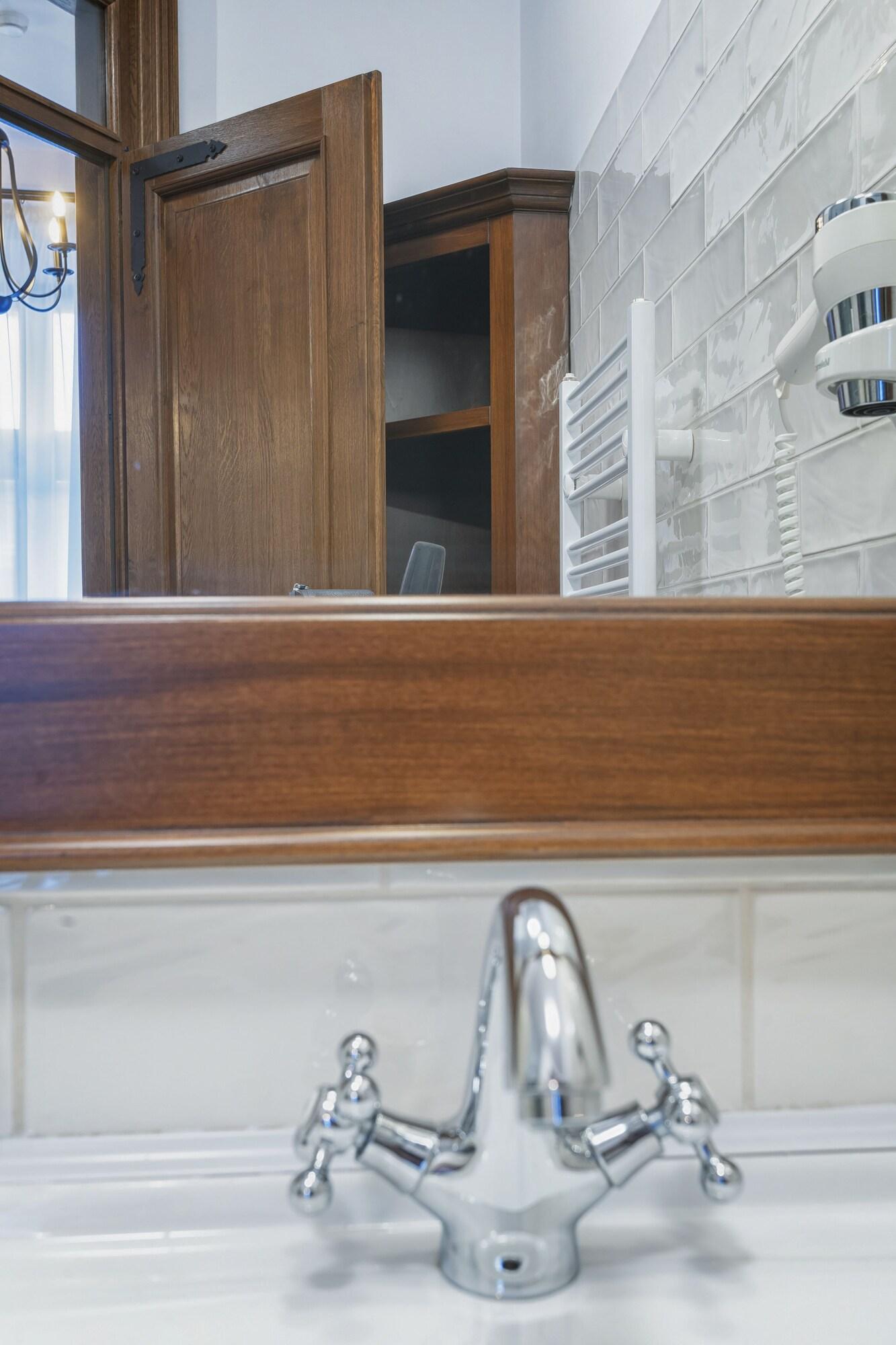 Hotel Boutique Casa Chitic -hotel And Restaurant Str Johann Gott Nr7 Brasov