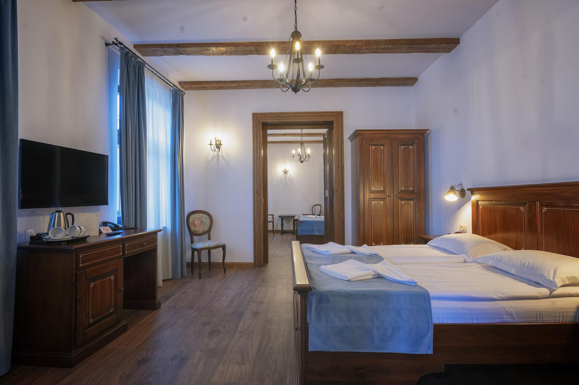Boutique Casa Chitic -hotel And Restaurant Str Johann Gott Nr7 3* Brasov