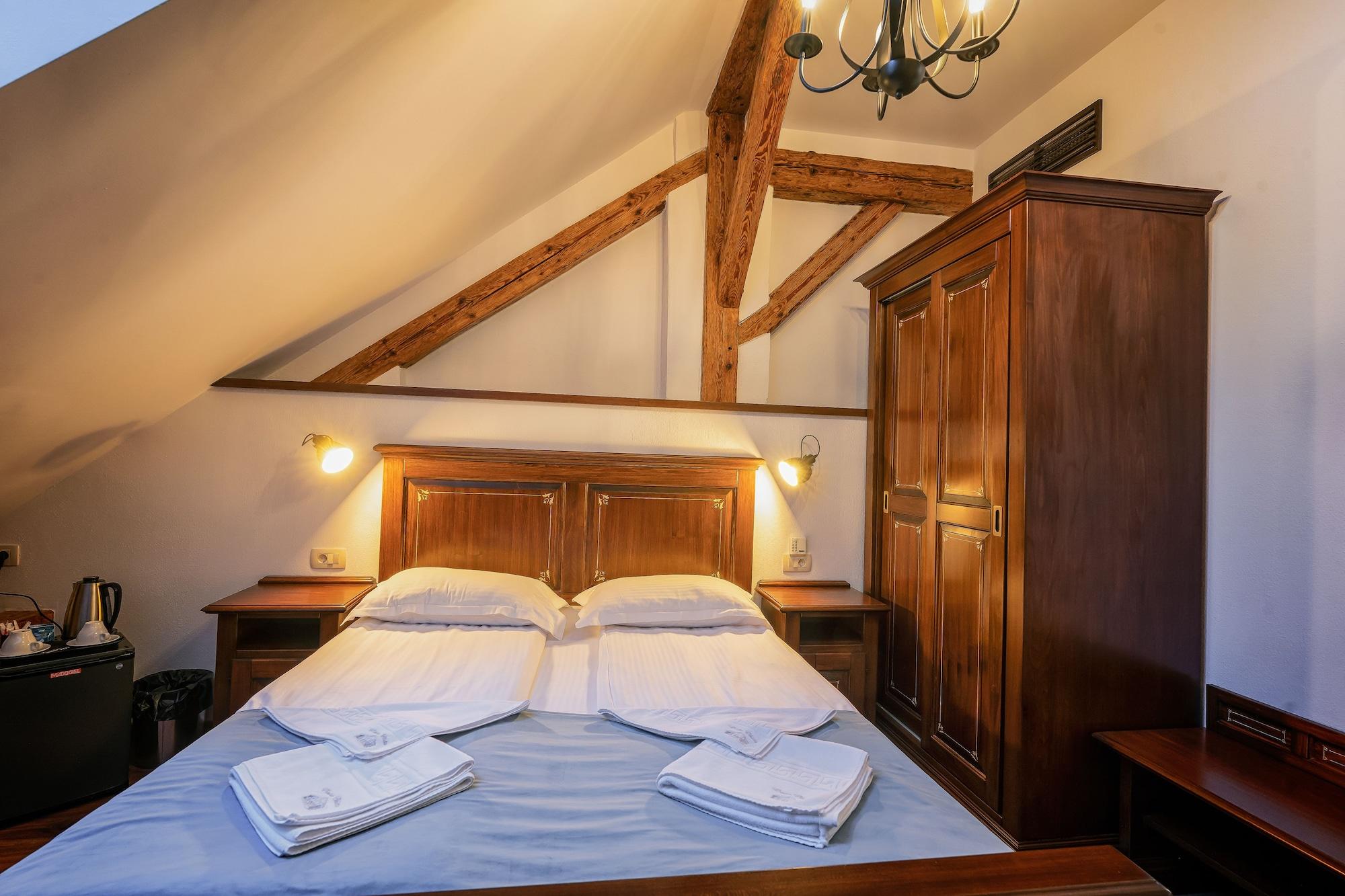 Hotel Boutique Casa Chitic -hotel And Restaurant Str Johann Gott Nr7
