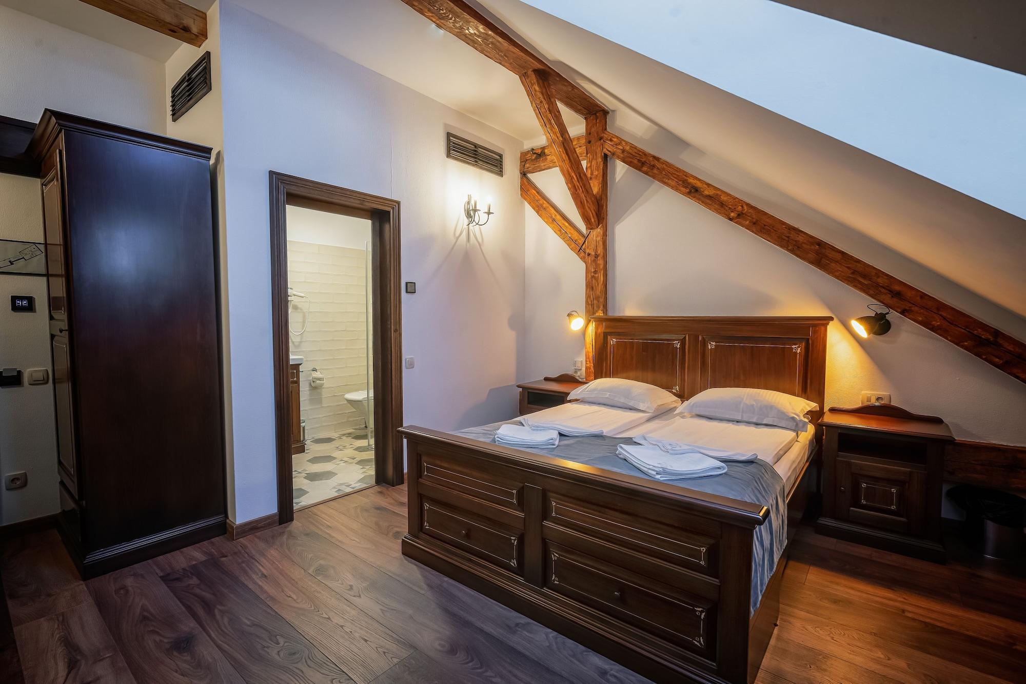 Hotel Boutique Casa Chitic -hotel And Restaurant Str Johann Gott Nr7 3*