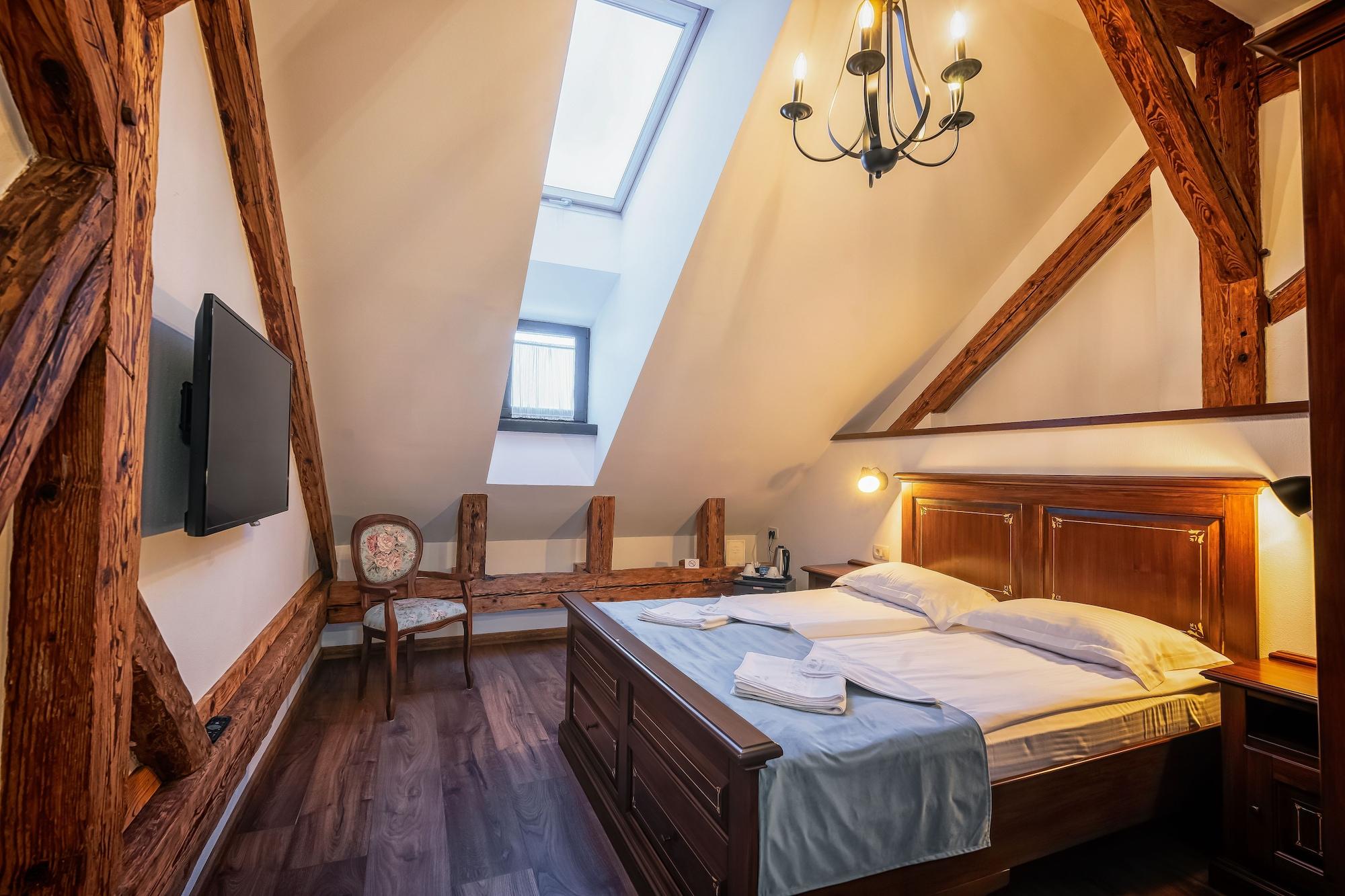 Hotel Boutique Casa Chitic -hotel And Restaurant Str Johann Gott Nr7 3*