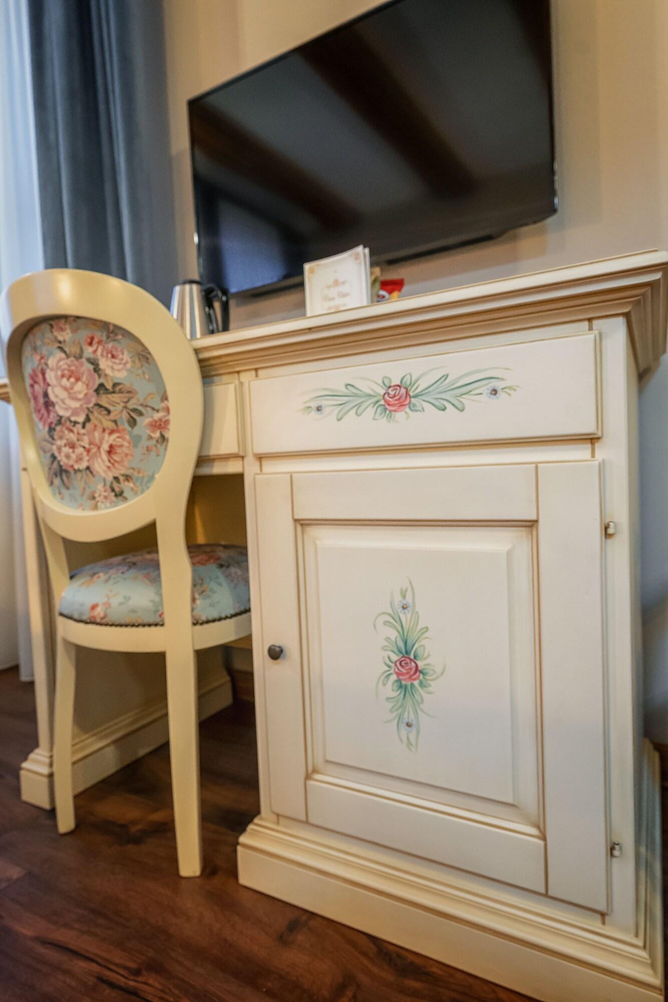 Hotel Boutique Casa Chitic -hotel And Restaurant Str Johann Gott Nr7 Brasov