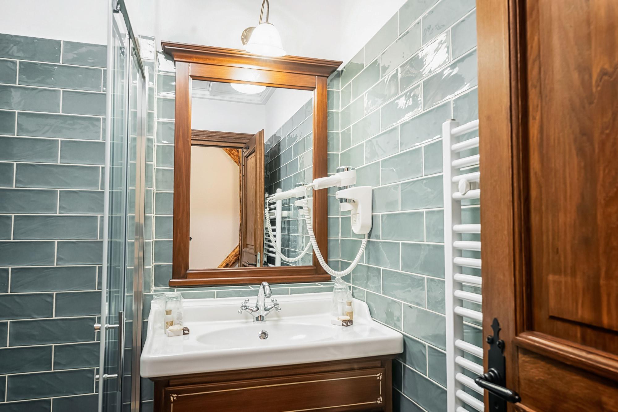 Boutique Casa Chitic -hotel And Restaurant Str Johann Gott Nr7 Hotel 3*