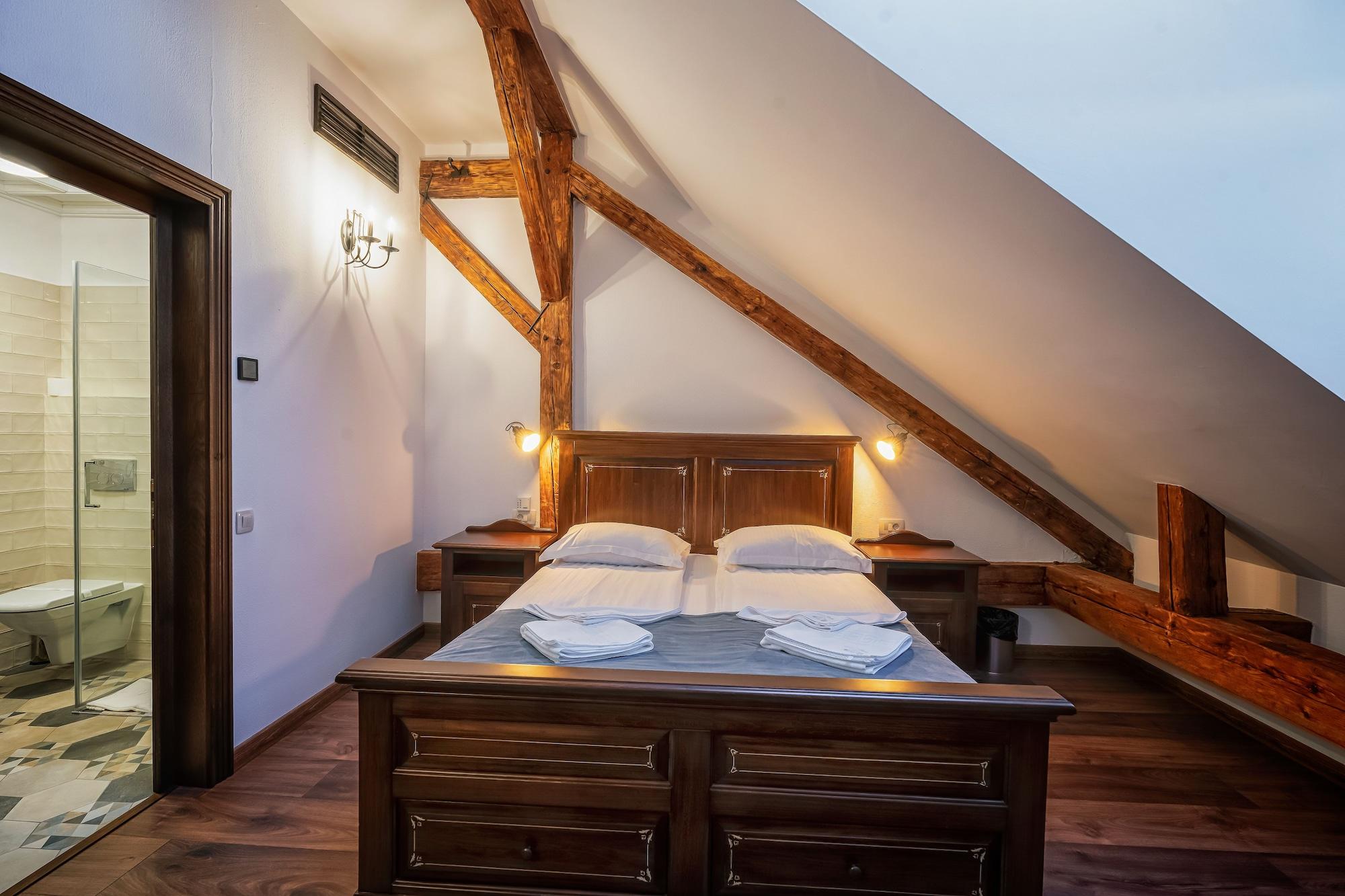 Boutique Casa Chitic -hotel And Restaurant Str Johann Gott Nr7 Hotel Brasov