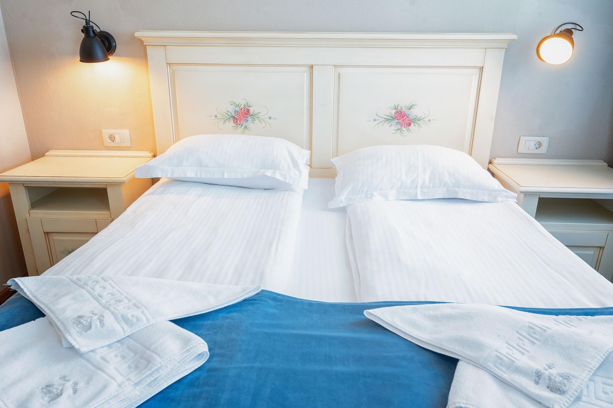 Boutique Casa Chitic -hotel And Restaurant Str Johann Gott Nr7 Hotel Brașov
