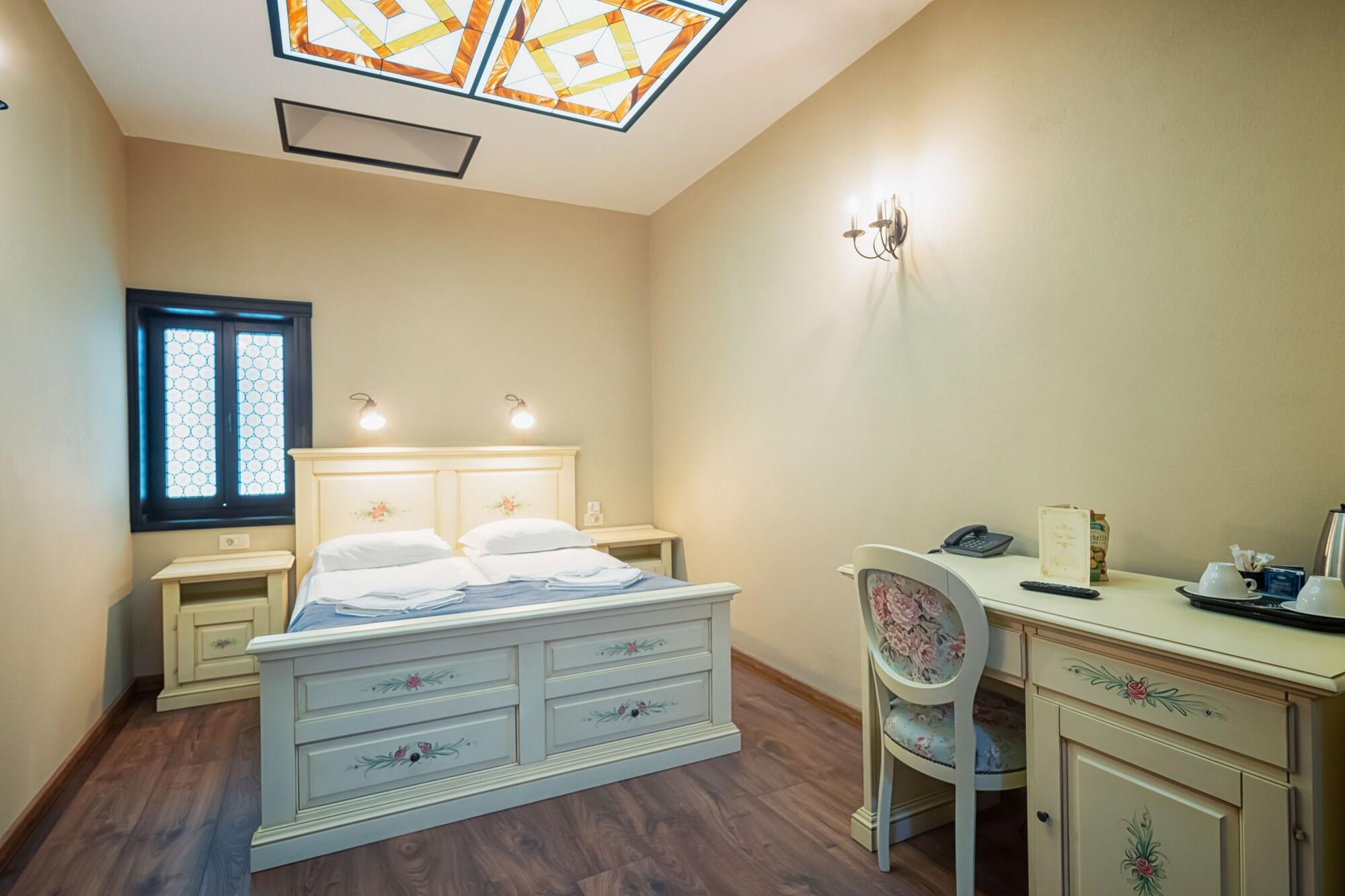 Boutique Casa Chitic -hotel And Restaurant Str Johann Gott Nr7 Hotel Brasov