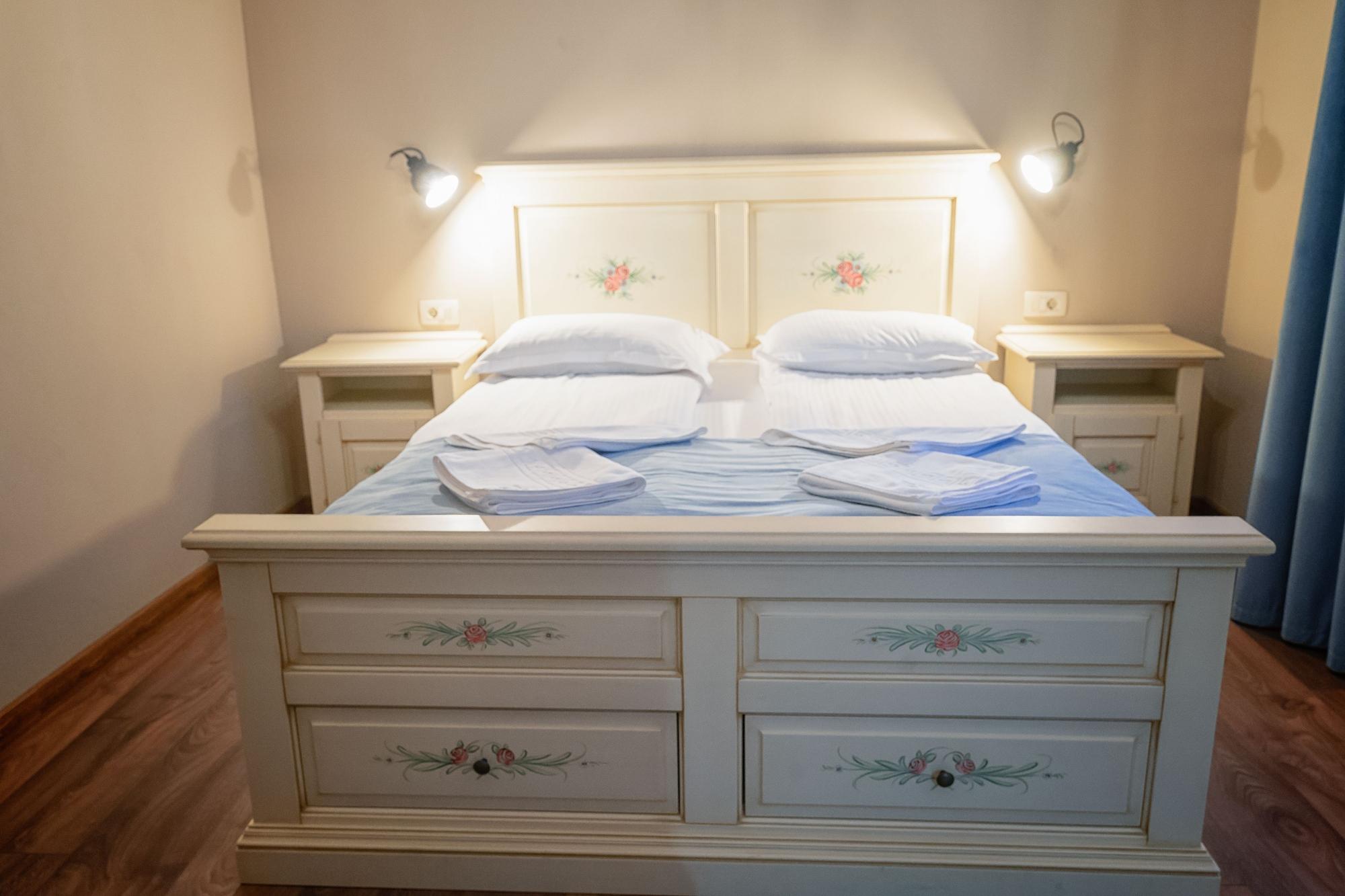 Boutique Casa Chitic -hotel And Restaurant Str Johann Gott Nr7 Hotel 3*