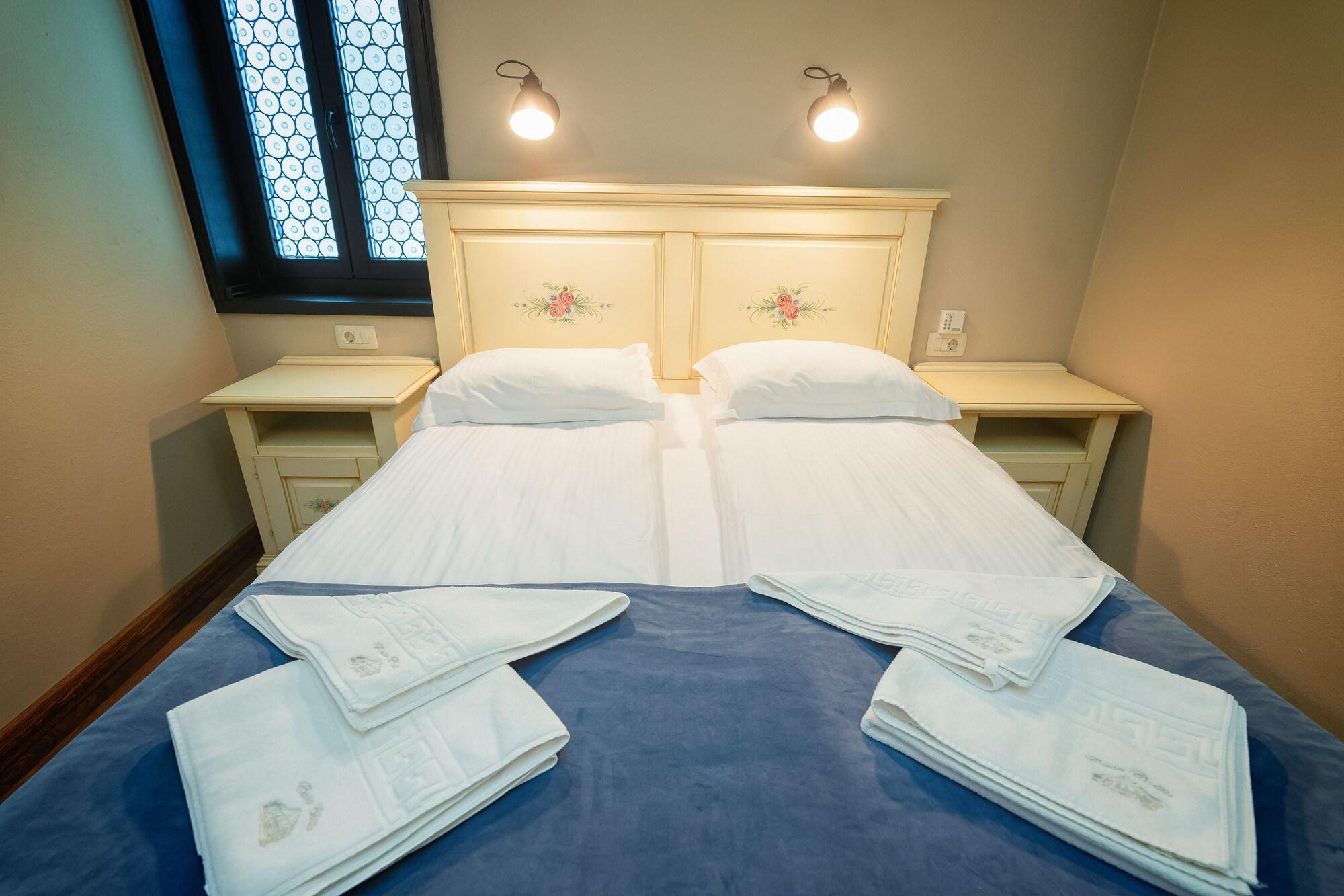 Boutique Casa Chitic -hotel And Restaurant Str Johann Gott Nr7 Hotel Brasov
