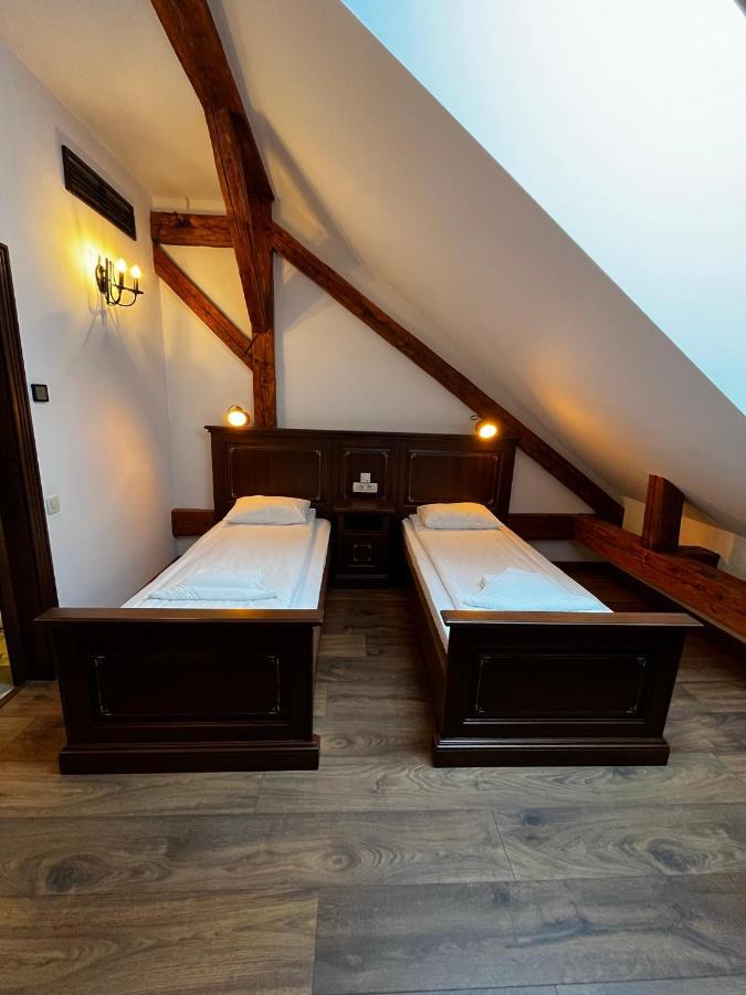 Boutique Casa Chitic -hotel And Restaurant Str Johann Gott Nr7