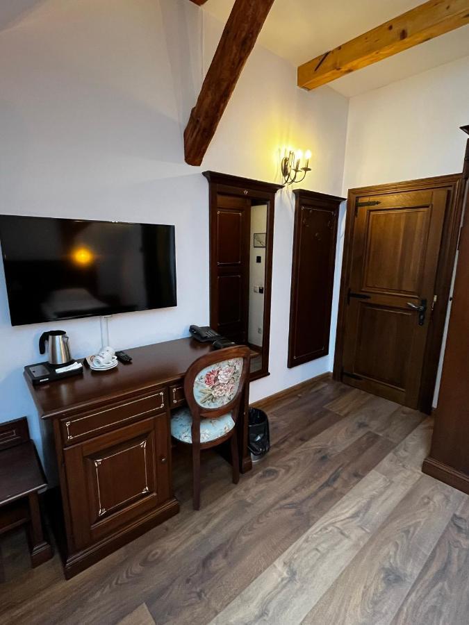 Boutique Casa Chitic -hotel And Restaurant Str Johann Gott Nr7 Hotel Brasov