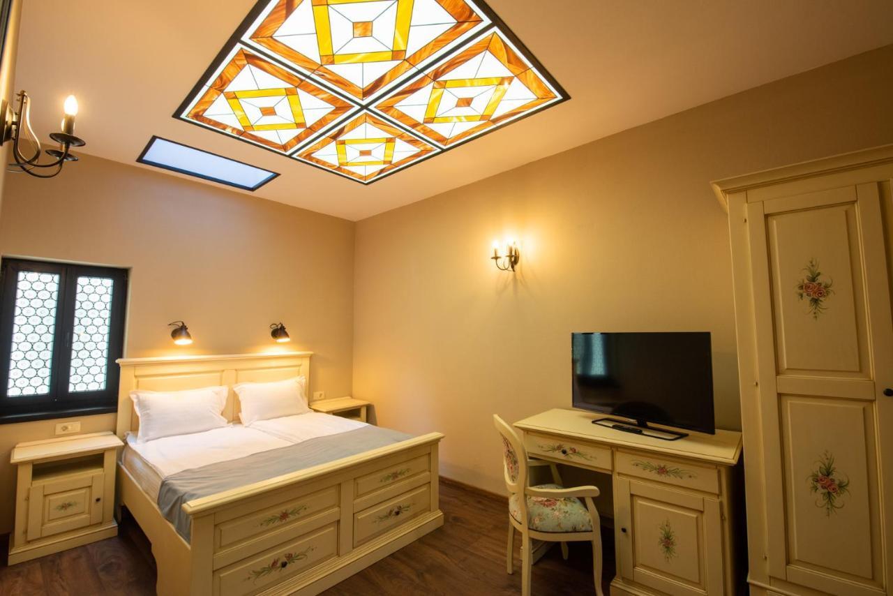 Boutique Casa Chitic -hotel And Restaurant Str Johann Gott Nr7 Hotel 3*