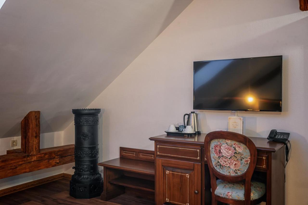Boutique Casa Chitic -hotel And Restaurant Str Johann Gott Nr7 Hotel