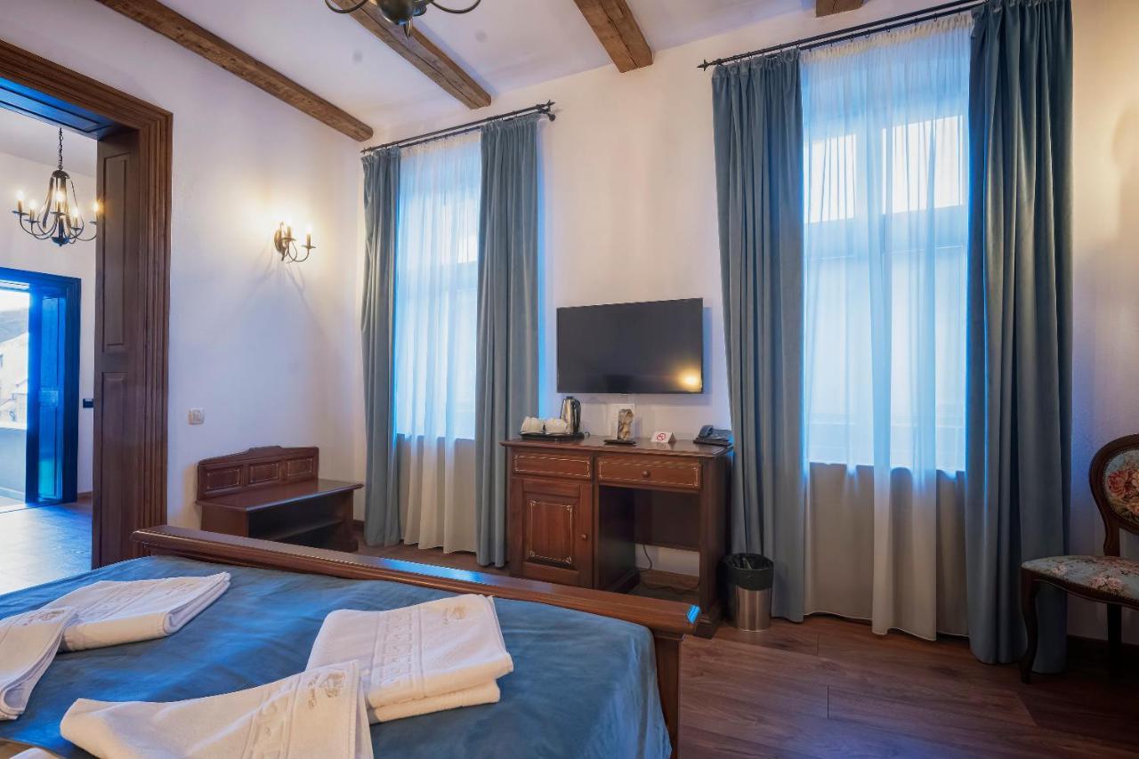 Boutique Casa Chitic -hotel And Restaurant Str Johann Gott Nr7 Brasov